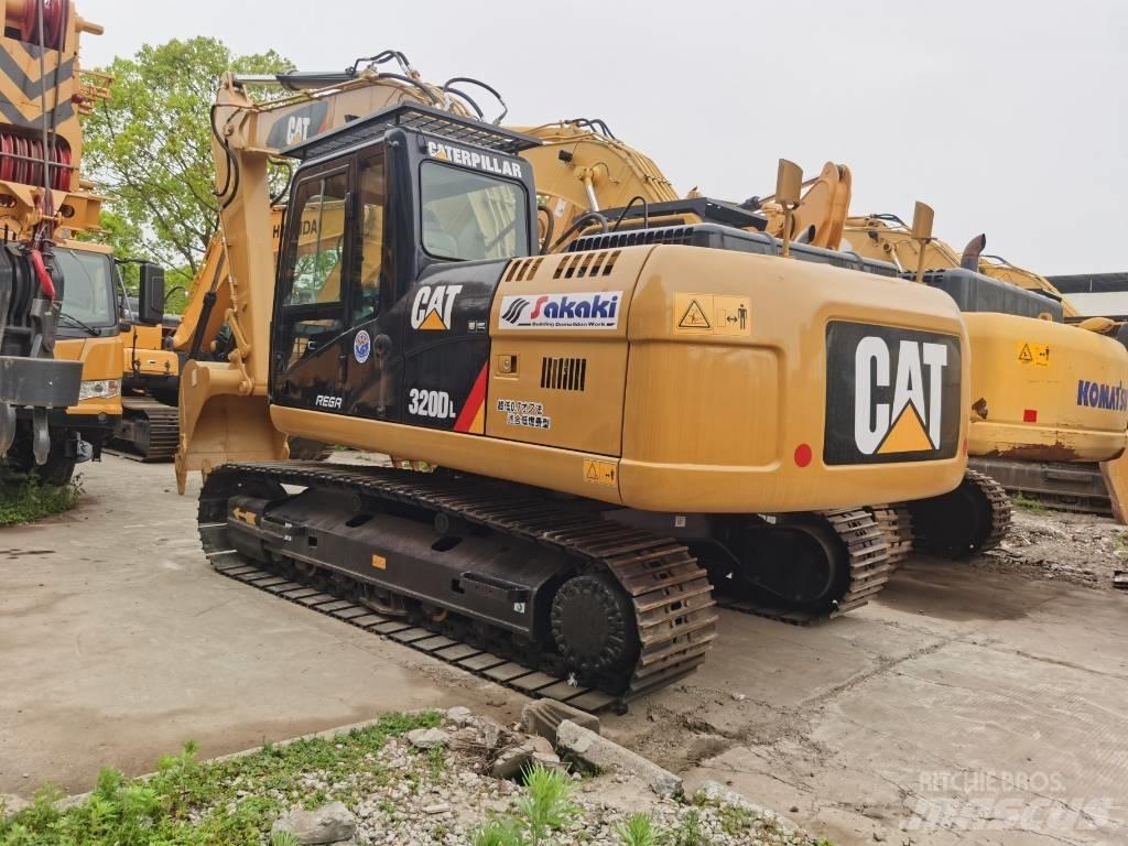 CAT 320 D حفارات زحافة