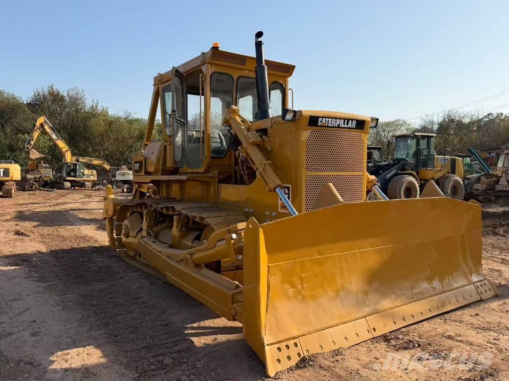 CAT D8K بلدوزرات مجنزرة