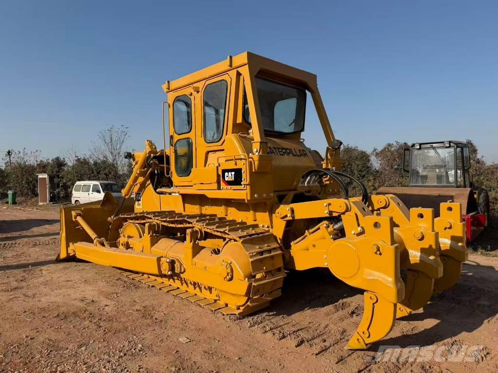 CAT D8K بلدوزرات مجنزرة