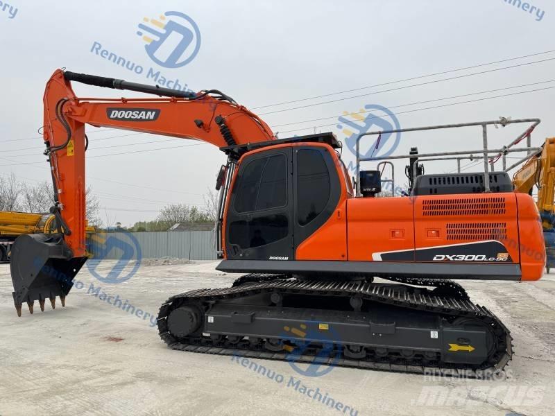Doosan DX 300 LC-9C حفارات زحافة