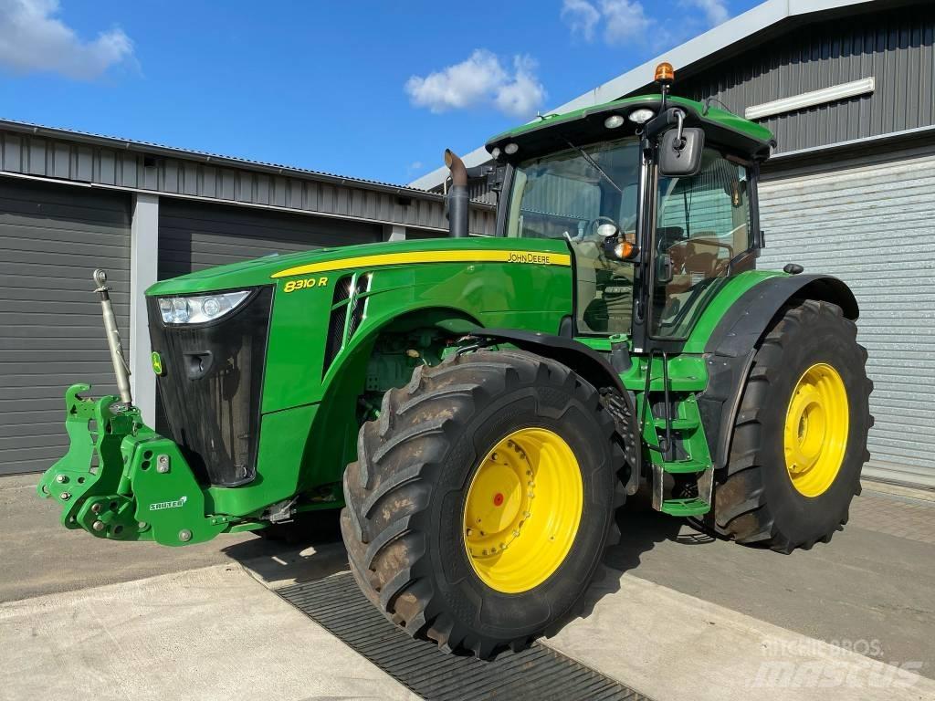 John Deere 8310 R الجرارات