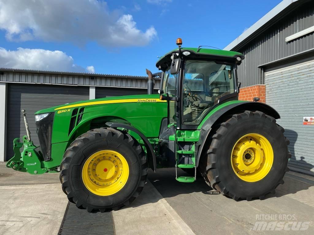 John Deere 8310 R الجرارات
