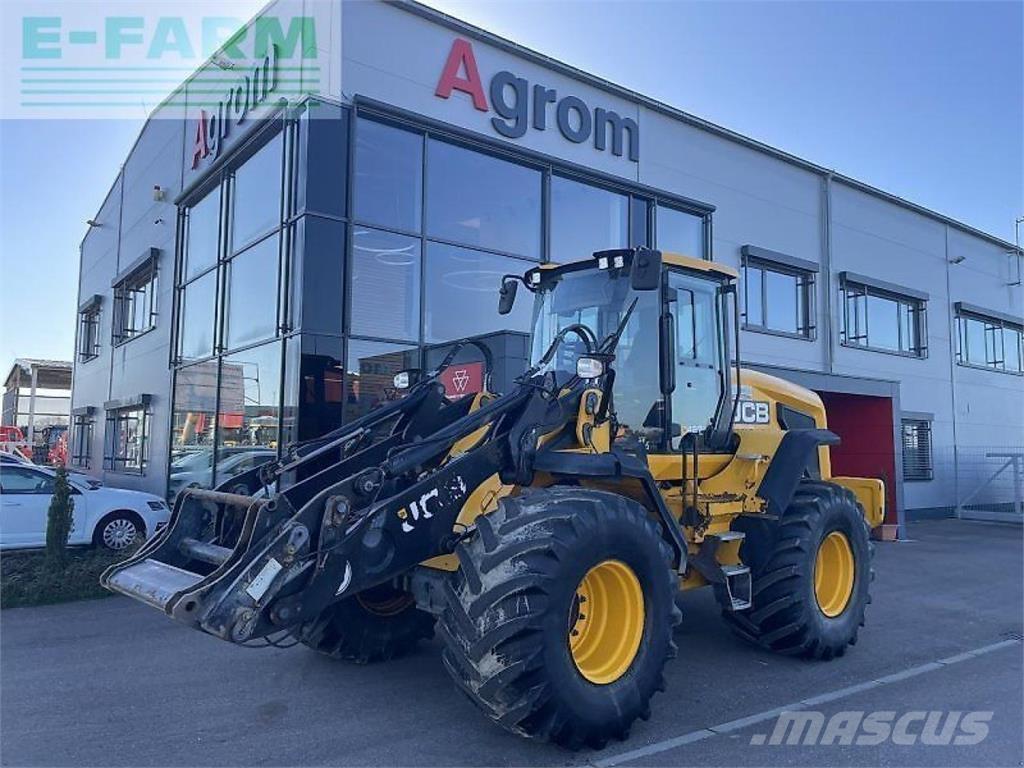 JCB 427 ht agri حفارات صغيرة أقل من 7 طن (حفارات صغيرة)