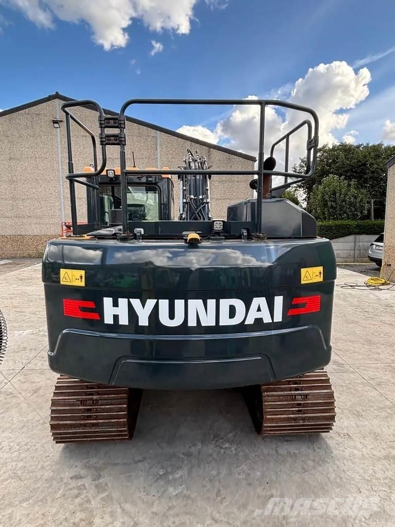 Hyundai HX140AL حفارات زحافة