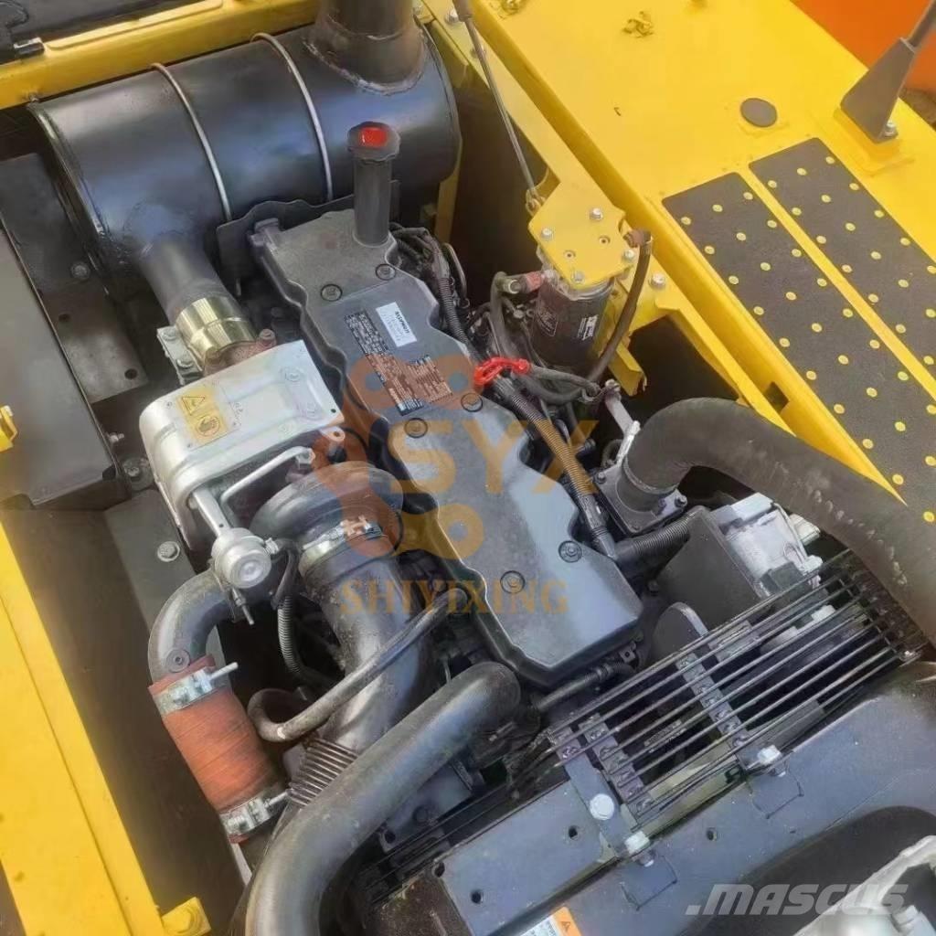 Komatsu PC 240 LC-8 حفارات زحافة