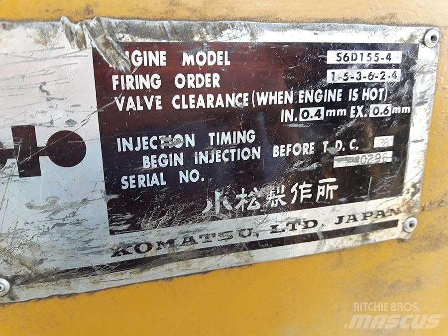 Komatsu D 155 A-1 بلدوزرات مجنزرة