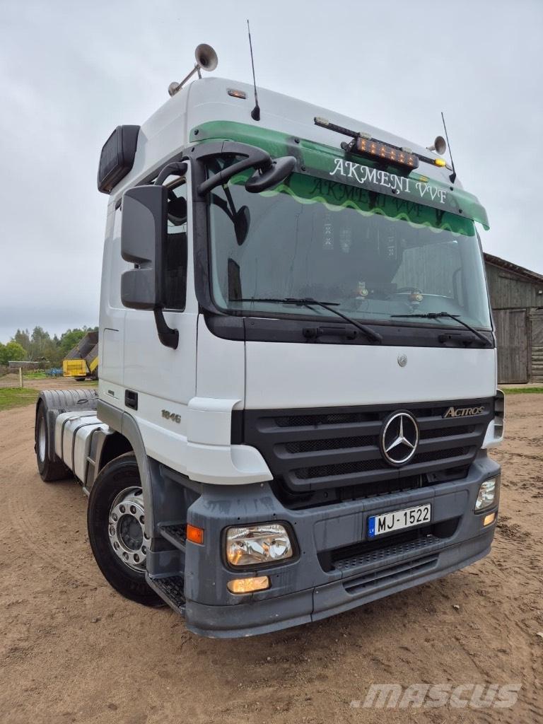 Mercedes-Benz 1846 وحدات الجر