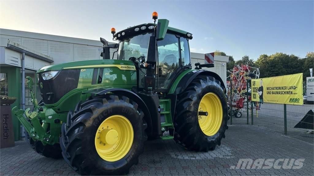 John Deere 6R250 الجرارات