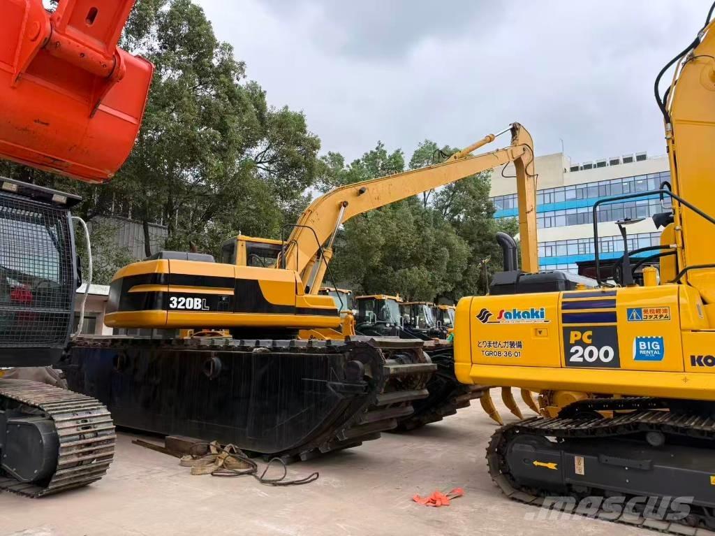 CAT 320 B L الحفارات البرمائية