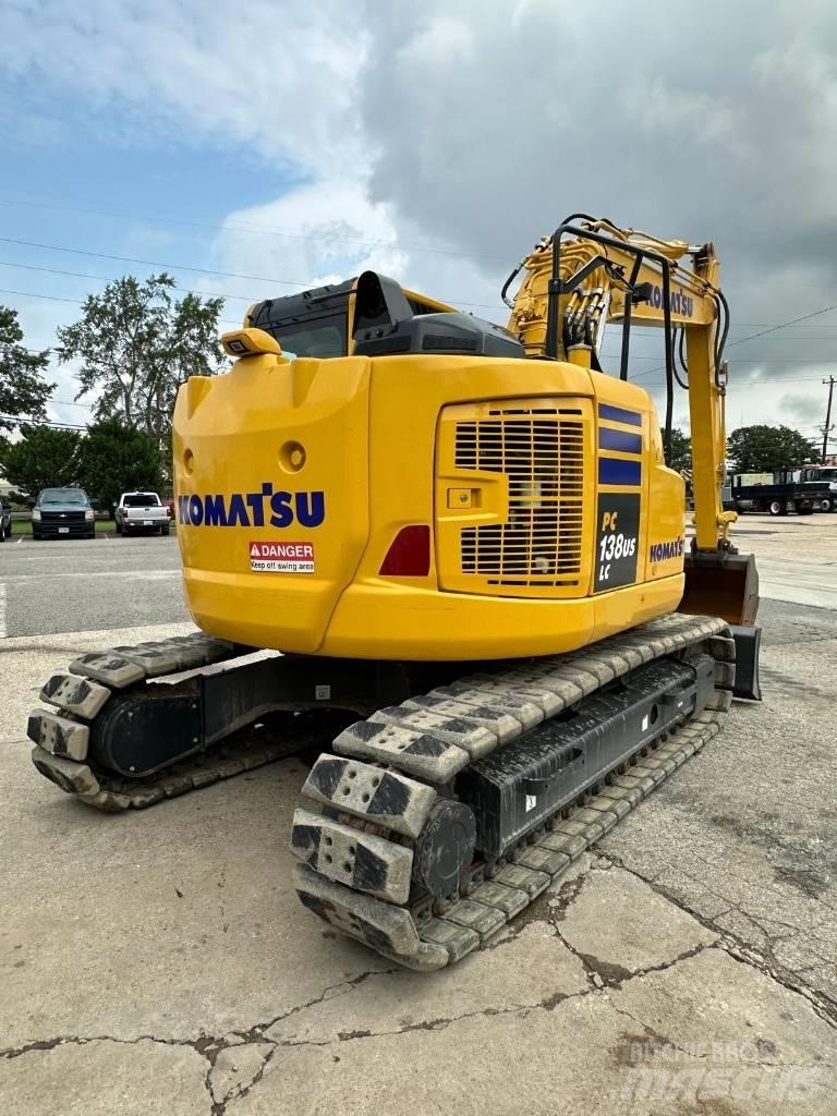 Komatsu PC 138 USLC حفارات زحافة