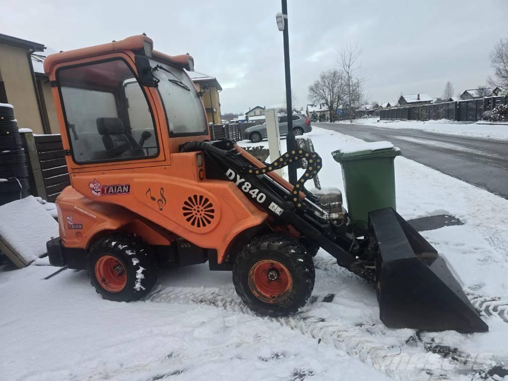 Taian DY840 لوادر صغيرة