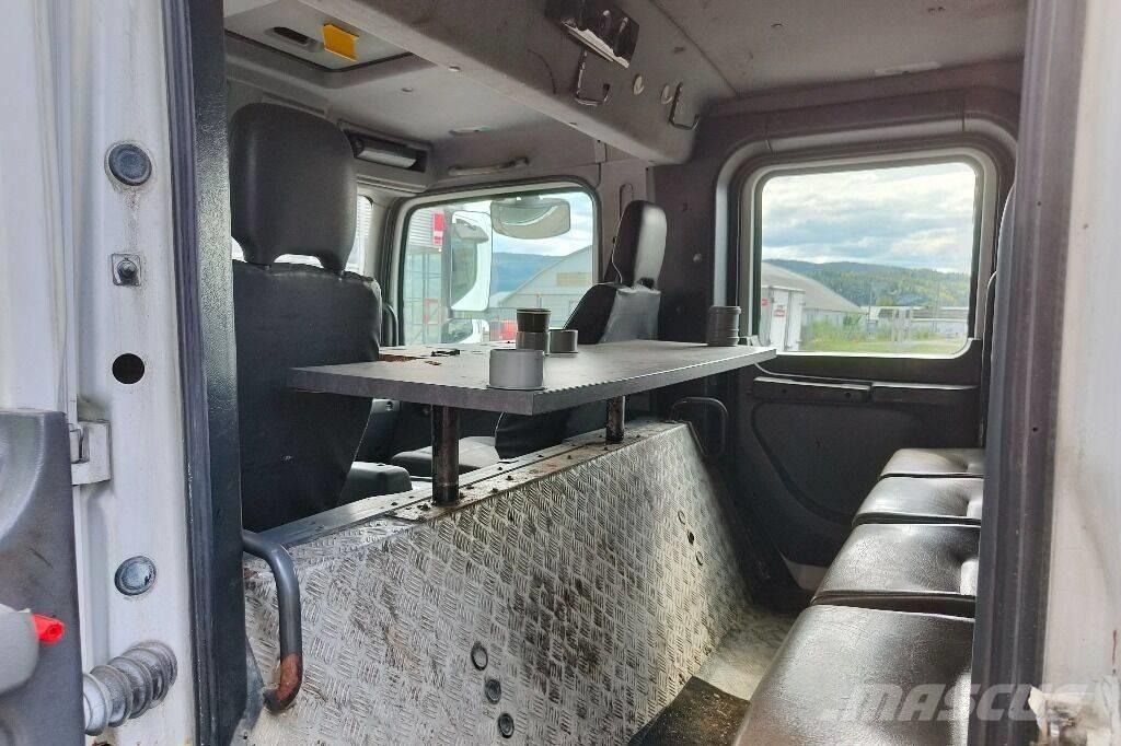 Mercedes-Benz 1018 شاحنات ذات هيكل صندوقي