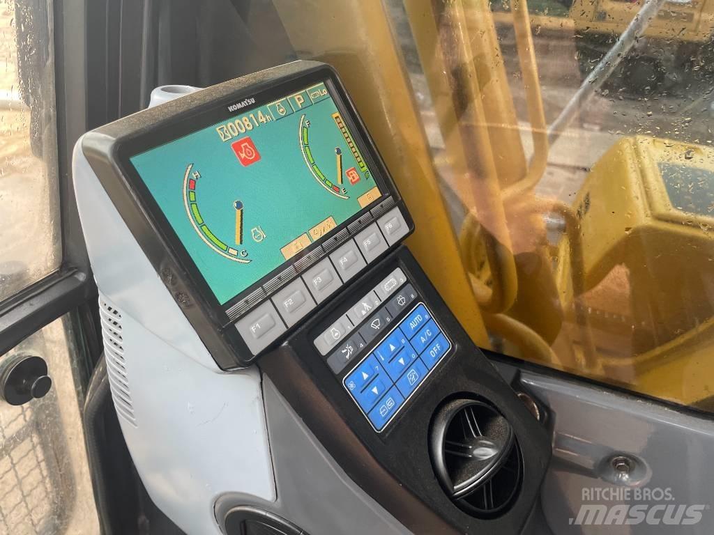 Komatsu PC 240 LC-8 حفارات زحافة