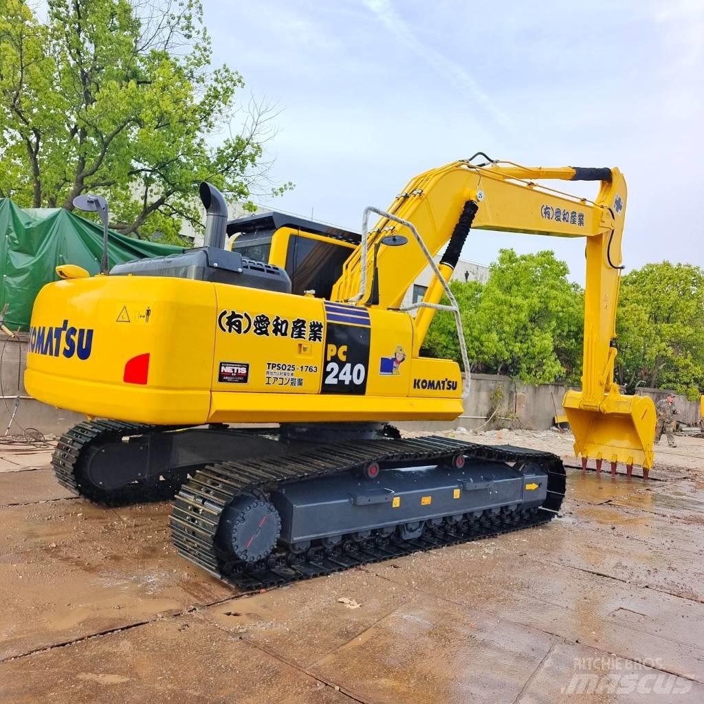 Komatsu PC 240 LC-8 حفارات زحافة