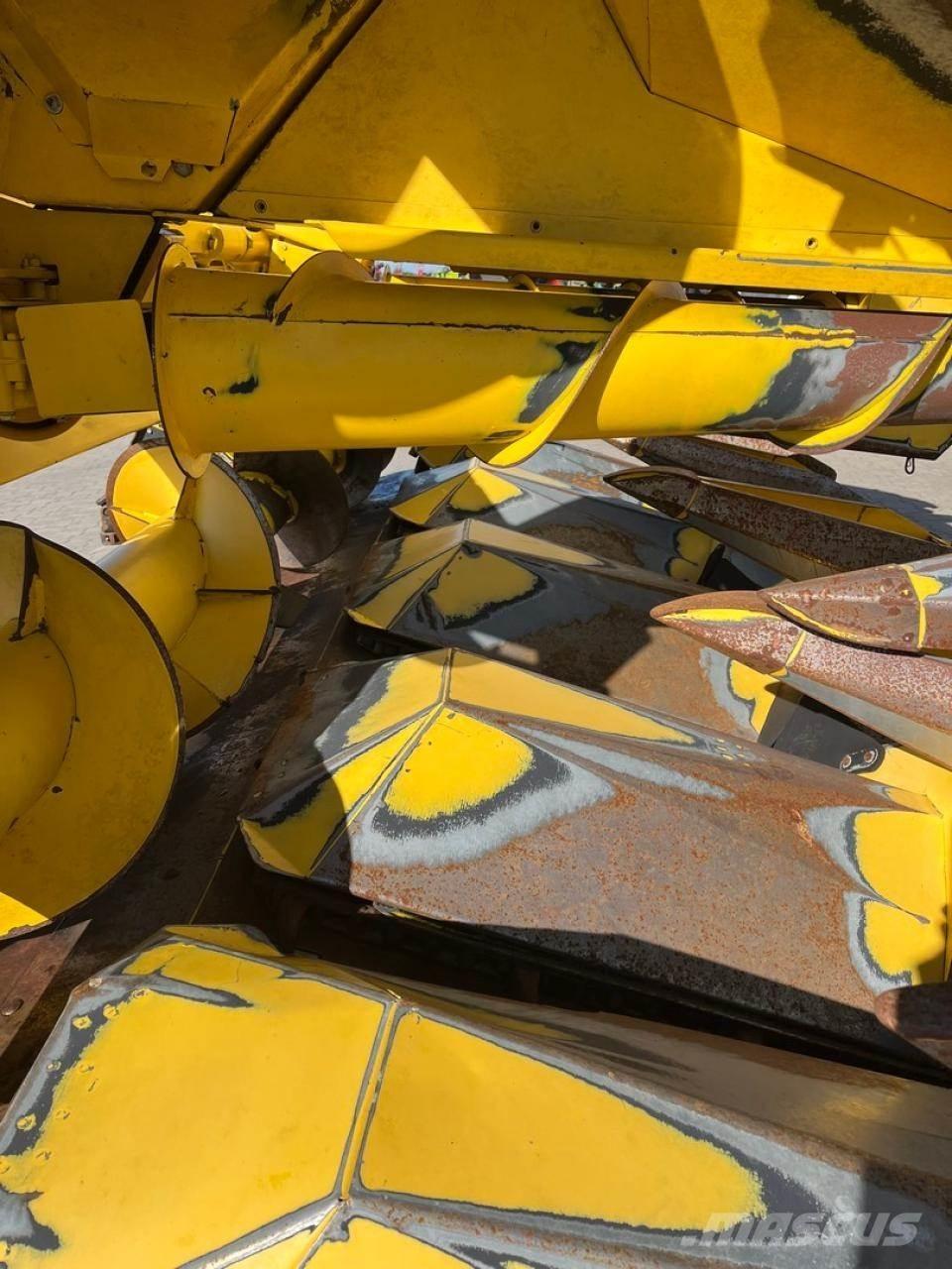 New Holland MF675W ملحقات الحصادات