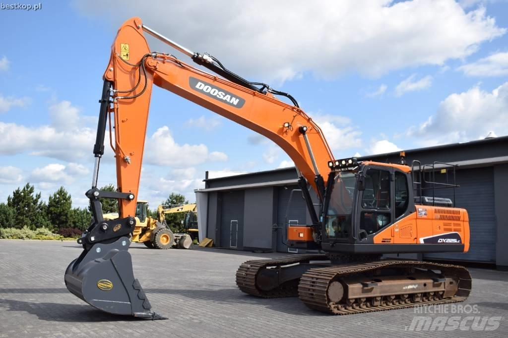 Doosan DX 225 LC-5 حفارات زحافة