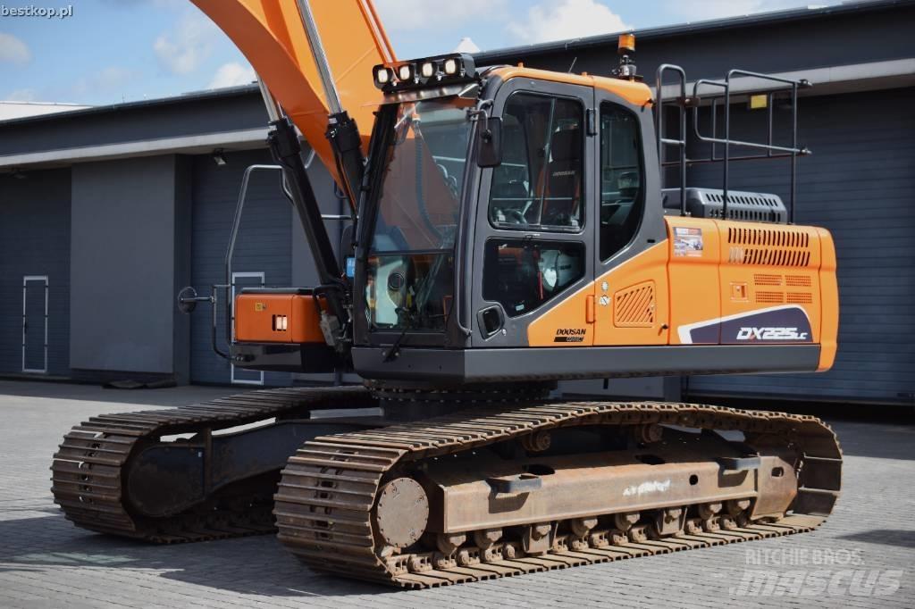 Doosan DX 225 LC-5 حفارات زحافة