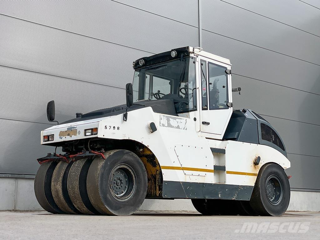 Bomag BW 24 RH مداحل ذات إطارات هوائية