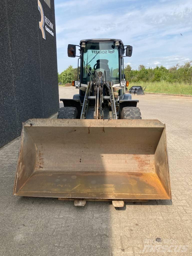Schaeff TL 80 لوادر صغيرة