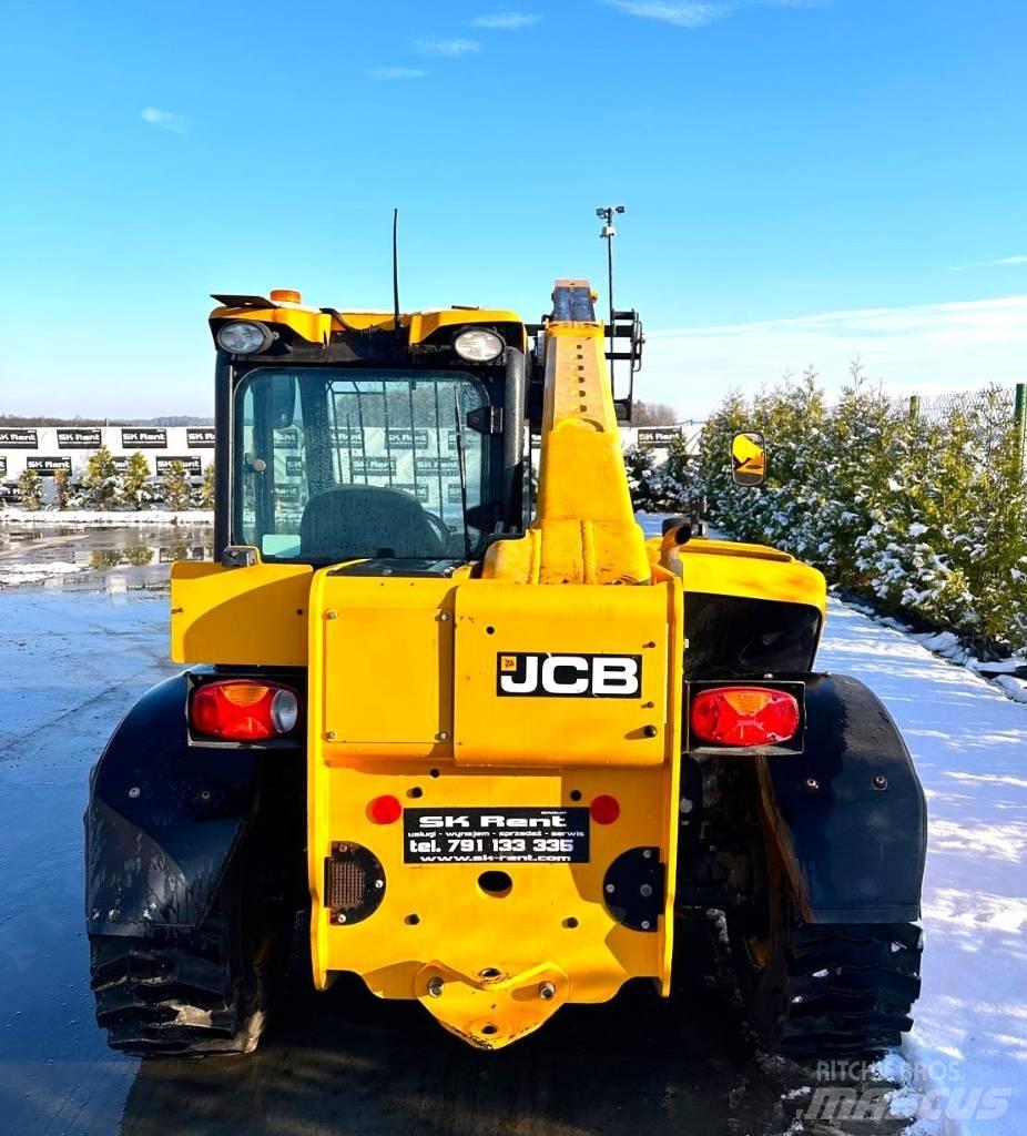 JCB 525-60 مناولات متداخلة