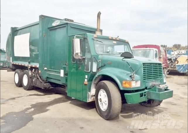 International 4900 شاحنات المخلفات