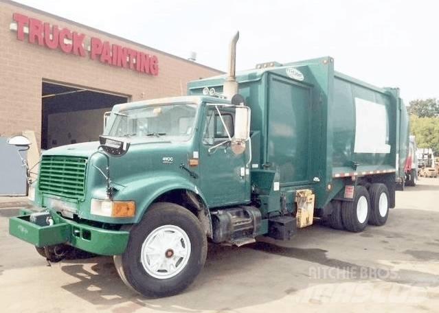 International 4900 شاحنات المخلفات