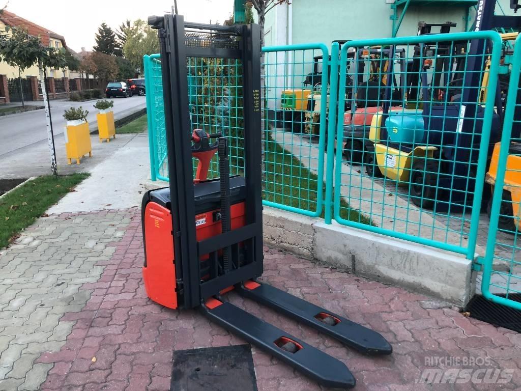 Linde L 12 V-3108 معدات التكديس الجوالة