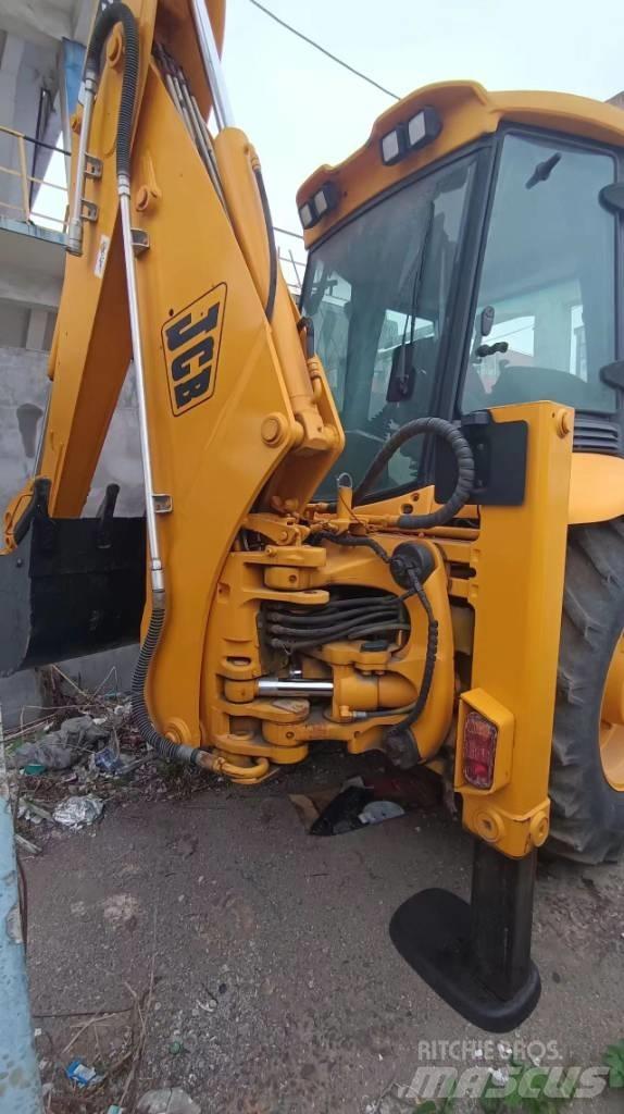 JCB 3 CX لوادر بعجل