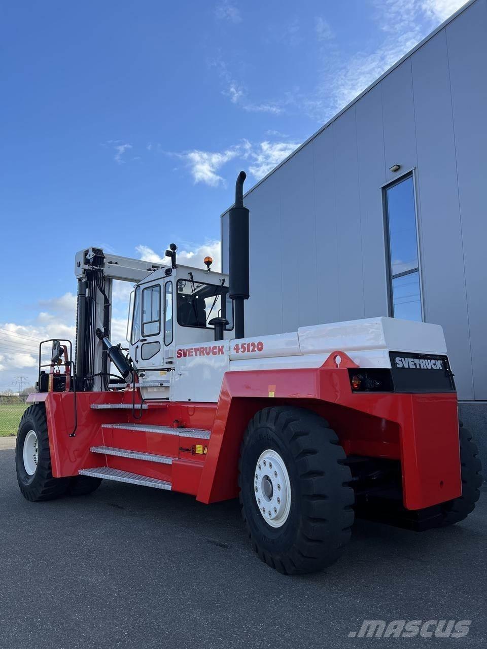 Svetruck 45.120-54 شاحنات الديزل