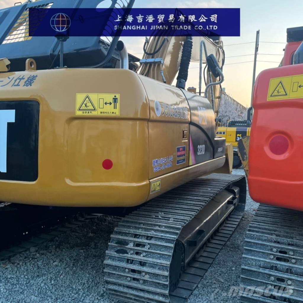 CAT 323 D حفارات زحافة