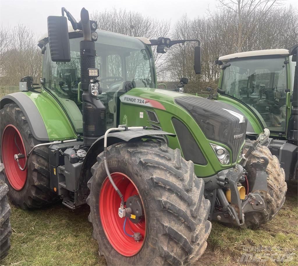 Fendt 724 Vario الجرارات