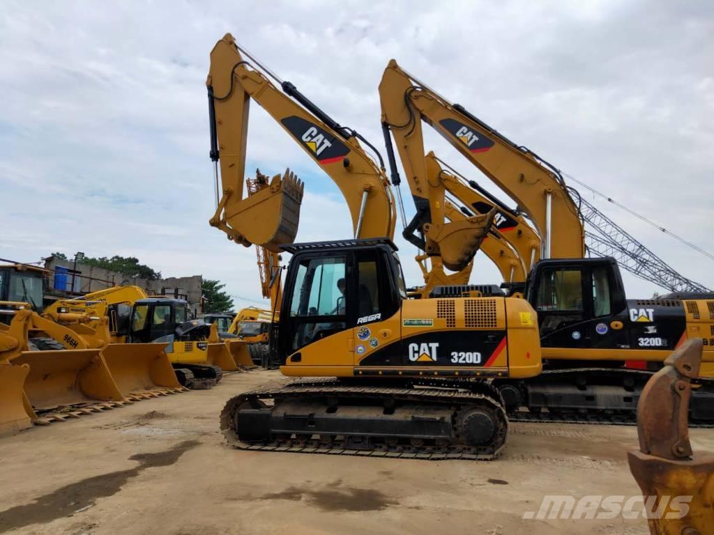 CAT 320D حفارات زحافة