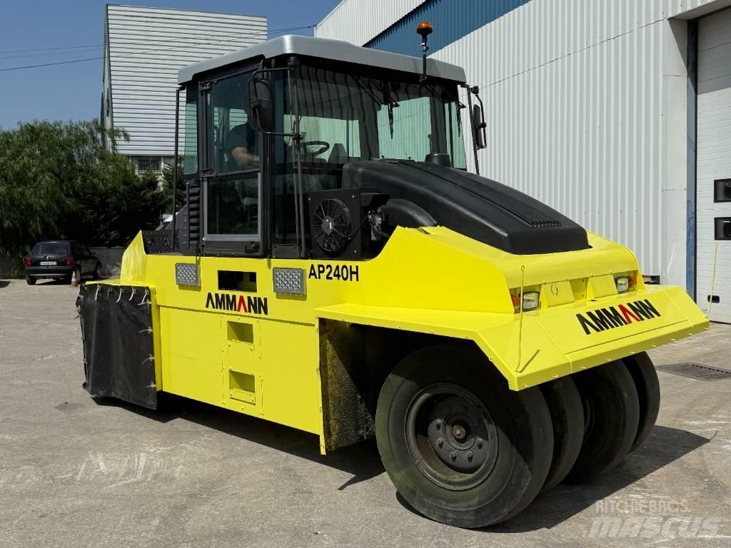 Ammann AP 240 H مداحل ذات إطارات هوائية