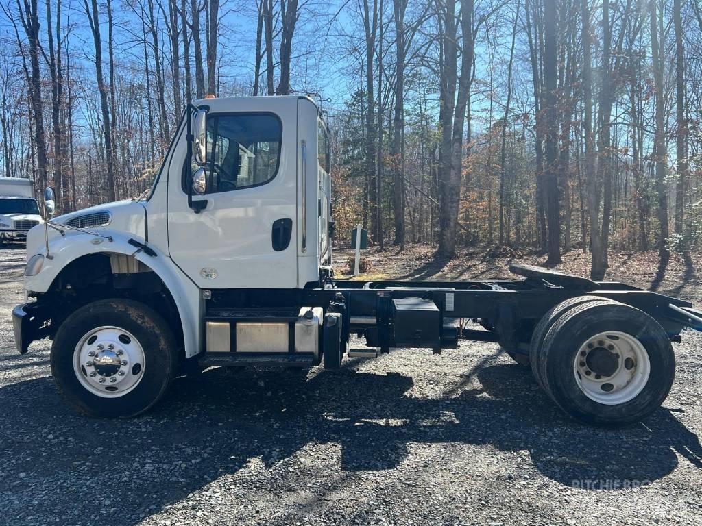 Freightliner M2106 وحدات الجر