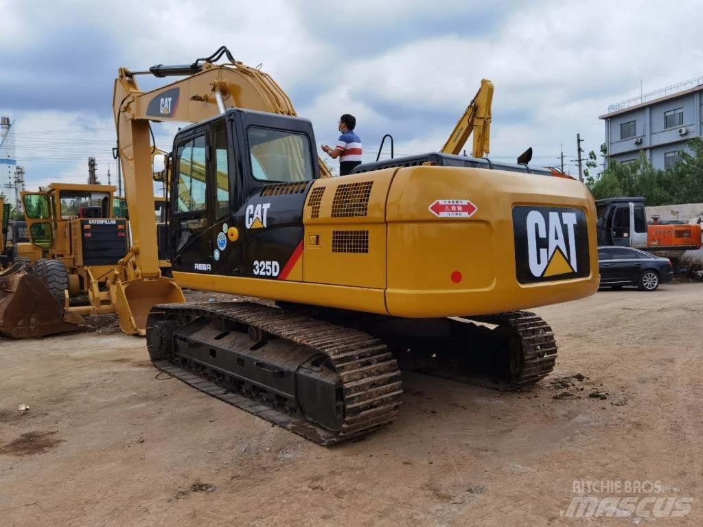 CAT 325DL حفارات زحافة