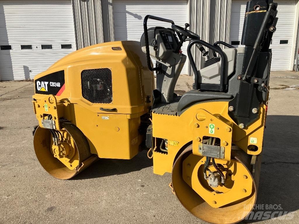 CAT CB 24 B مداحل ثنائية الاسطوانة