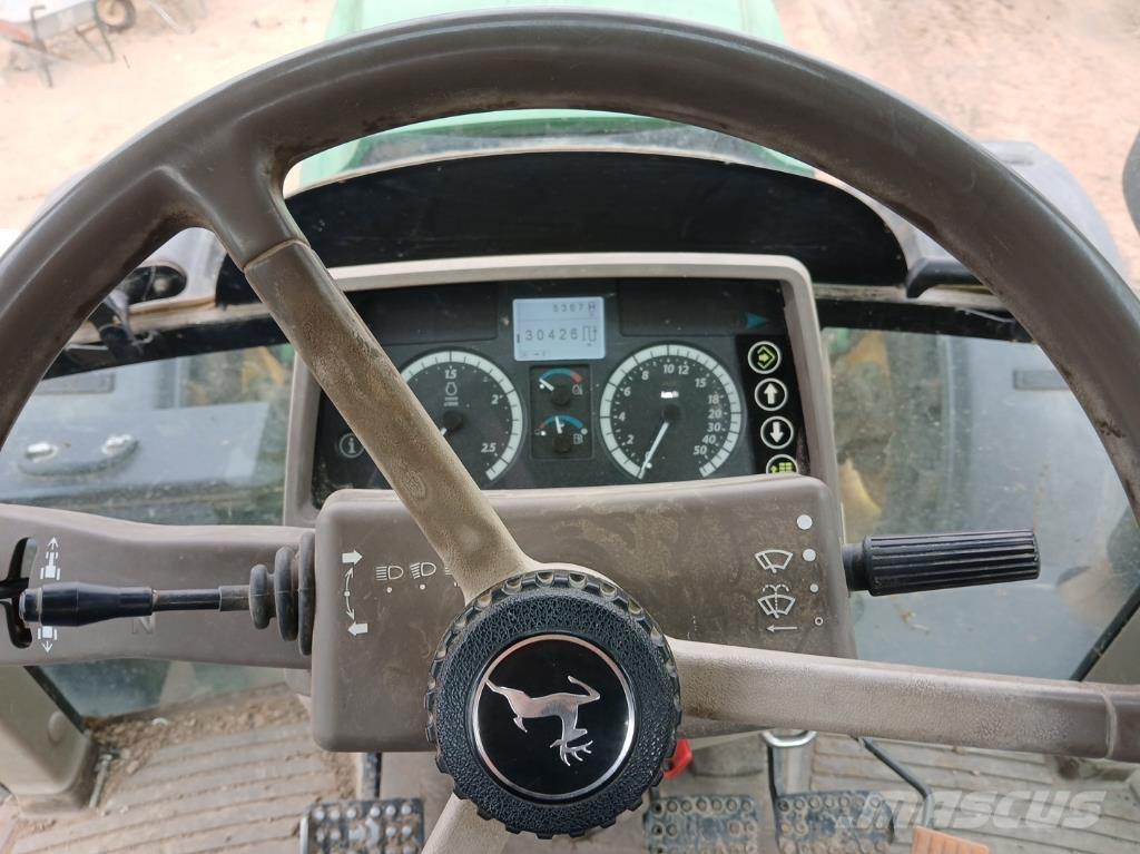 John Deere 6125M الجرارات