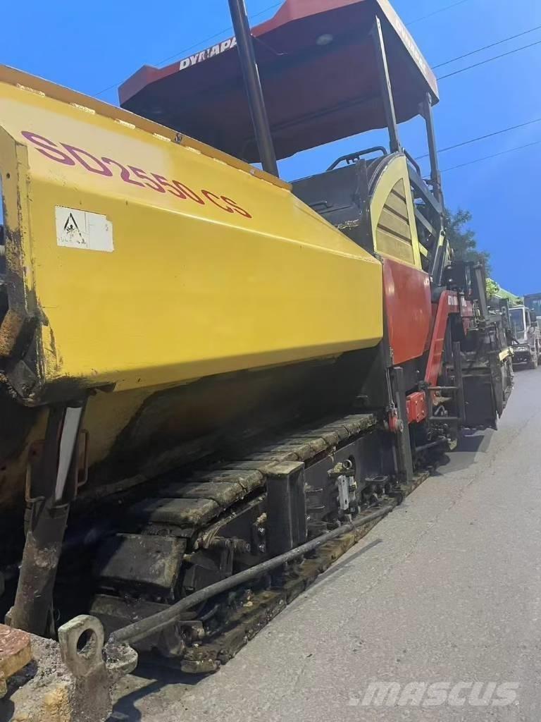 Dynapac sd2550 معدات السفلتة