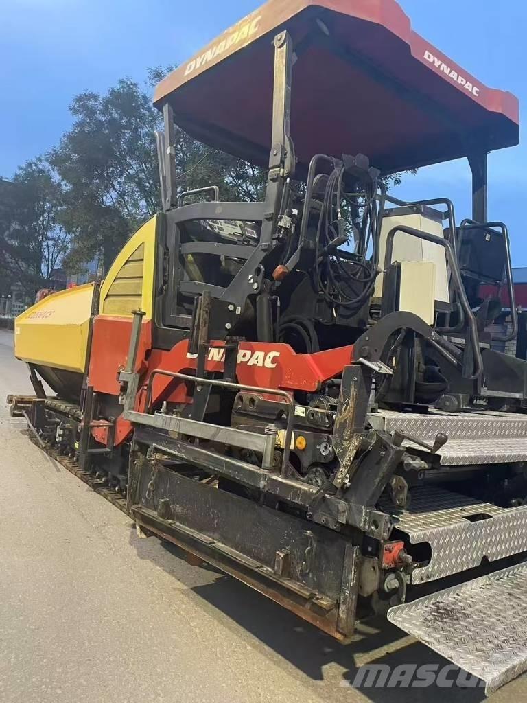 Dynapac sd2550 معدات السفلتة