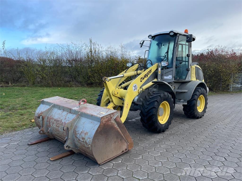 Atlas AR500 لوادر بعجل