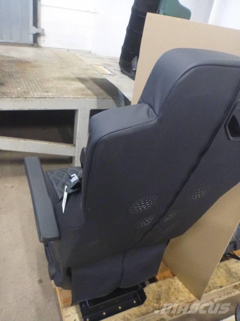 Mercedes-Benz Actros كابينة والداخلية