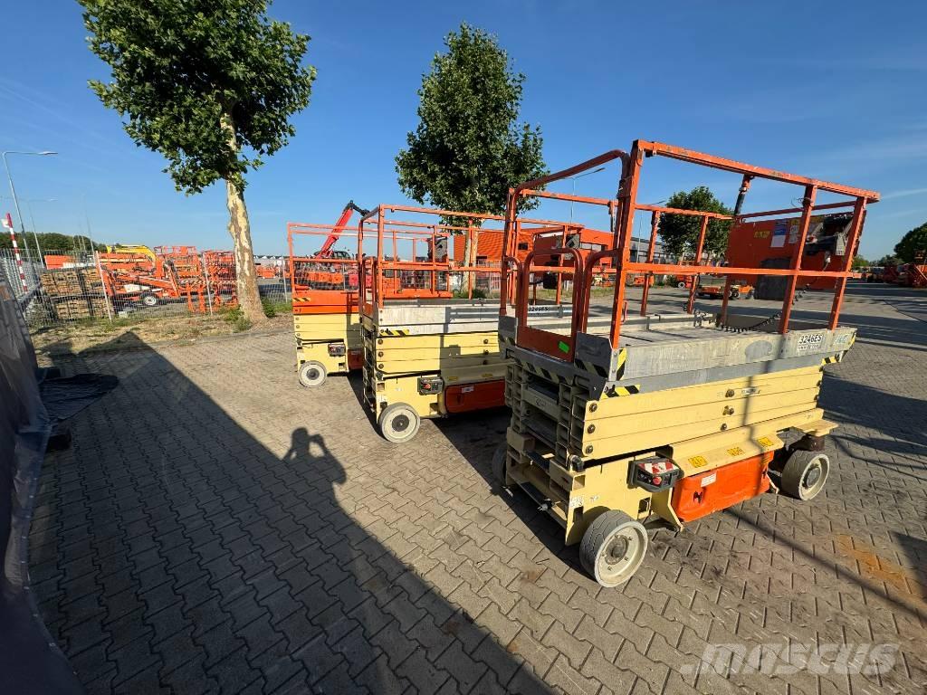 JLG 3246 ES رافعات مقصية الشكل