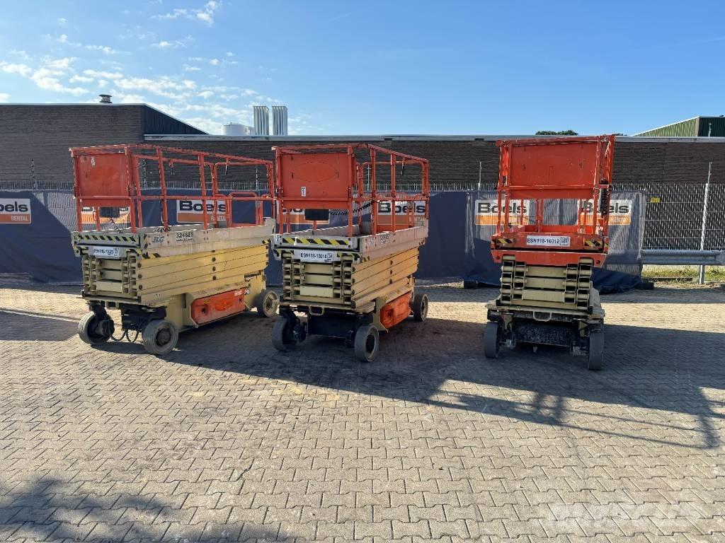 JLG 3246 ES رافعات مقصية الشكل