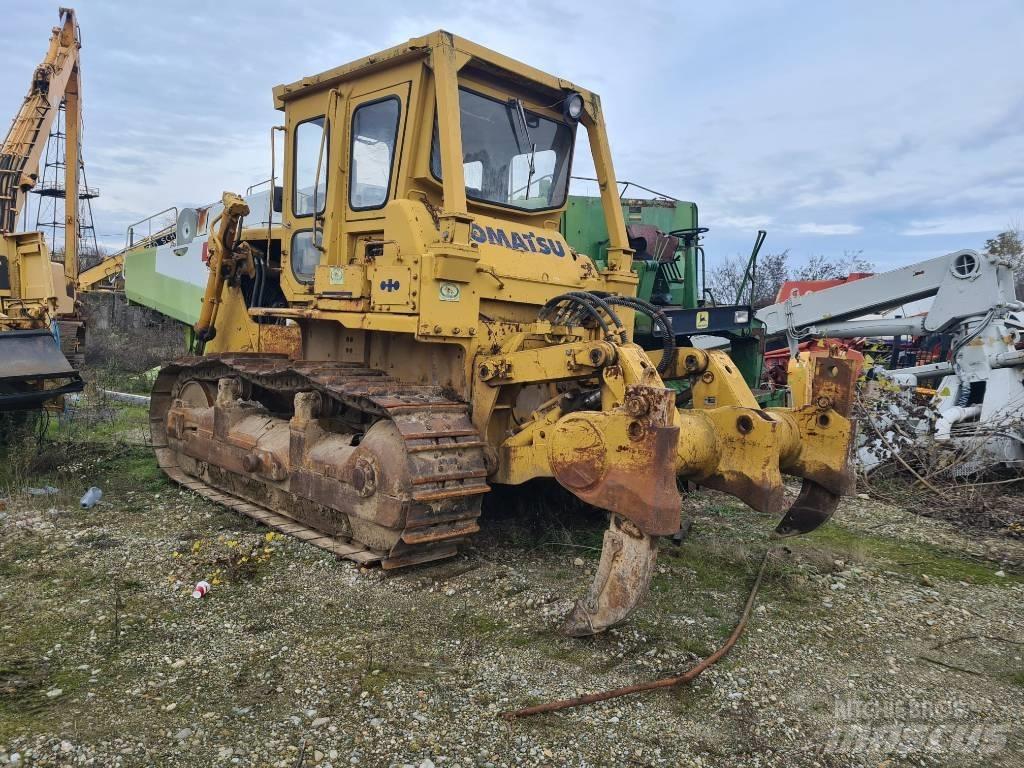 Komatsu D 85-18 بلدوزرات مجنزرة