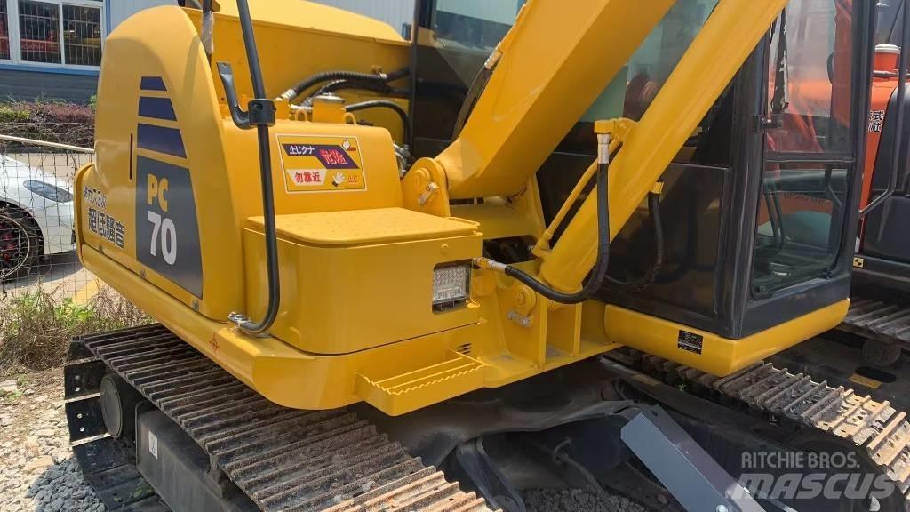 Komatsu PC 70-8 حفارات زحافة