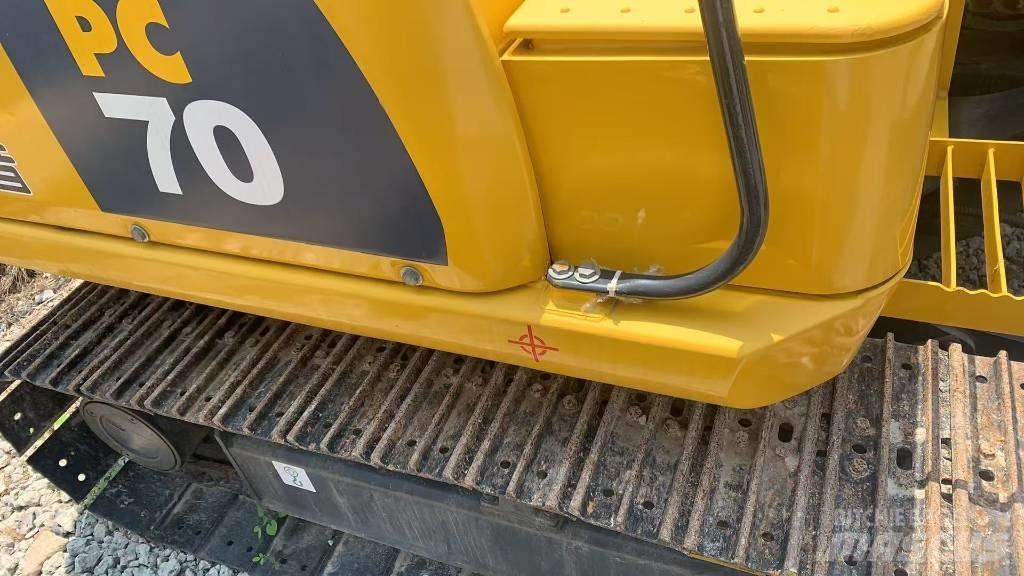 Komatsu PC 70-8 حفارات زحافة