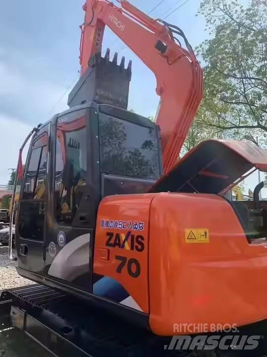 Hitachi ZX70 حفارات زحافة