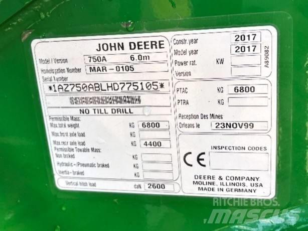 John Deere 750 A مثاقيب