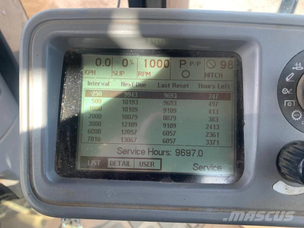 Challenger MT 765 B الجرارات