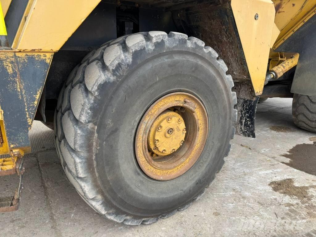 Komatsu HM 350-1 ساحبات مفصلية